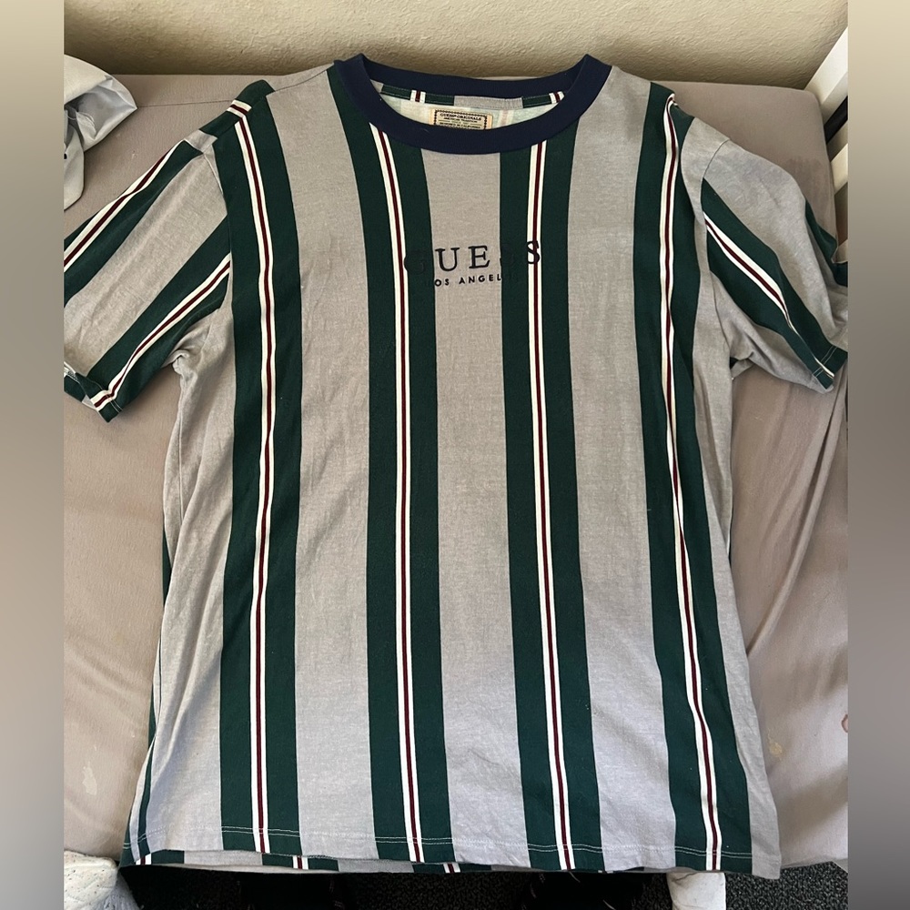Guess graphic T-shirt